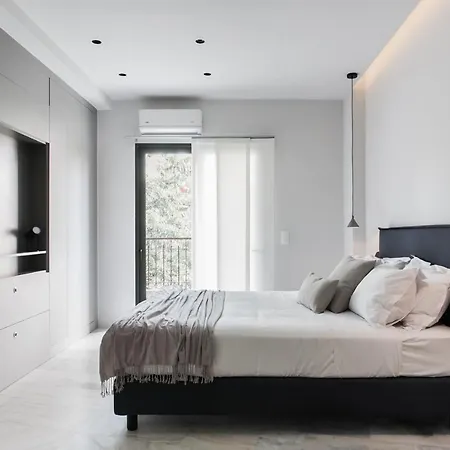 Marvelous 2br With Balcony By Upstreet * Athens