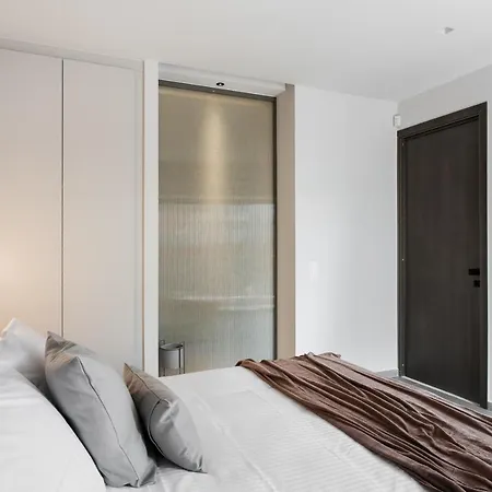 Marvelous 2br With Balcony By Upstreet Apartment