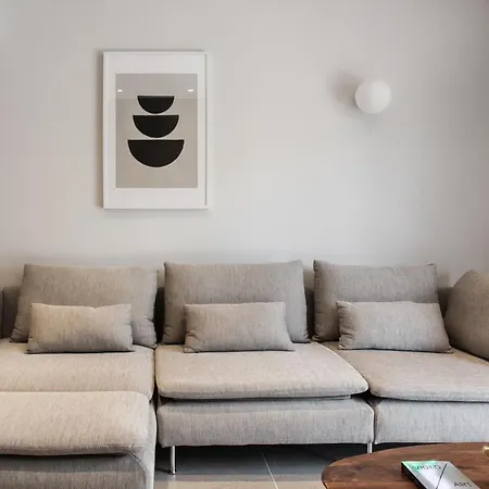 Apartment Marvelous 2br With Balcony By Upstreet *