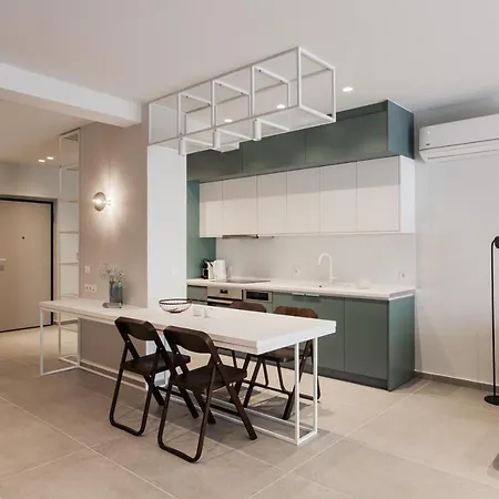 Marvelous 2br With Balcony By Upstreet Apartment