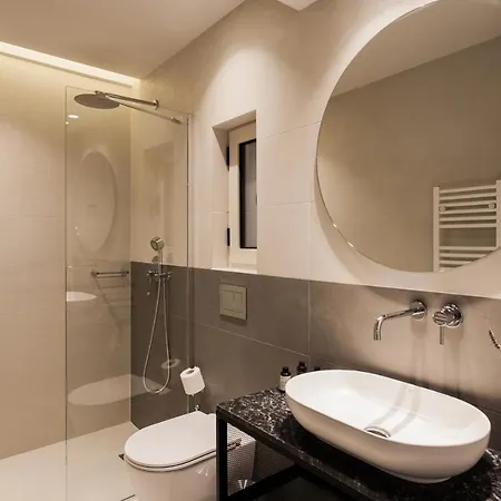 Marvelous 2br With Balcony By Upstreet * Ateny